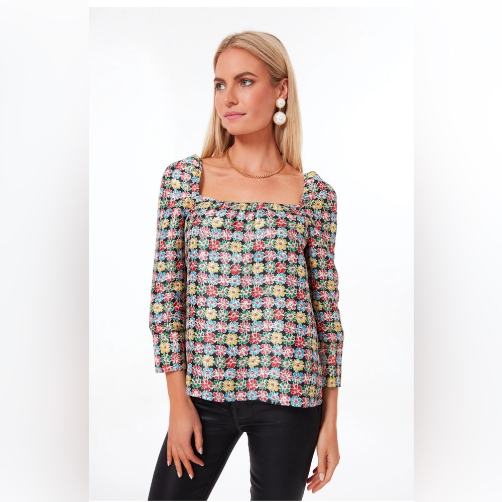 NWT TUCKERNUCK Punchy Jacquard Pink Emilie Blouse 100% Polyester, 3% Spandex
